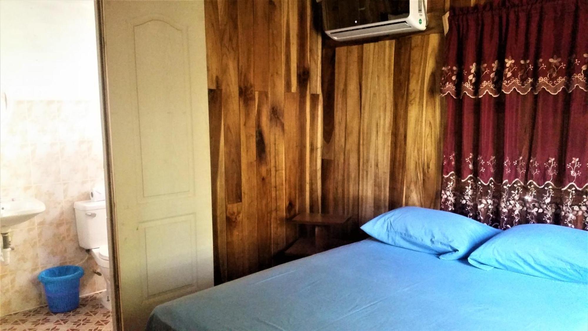 El Jaguar Hostel Bocas Town Luaran gambar